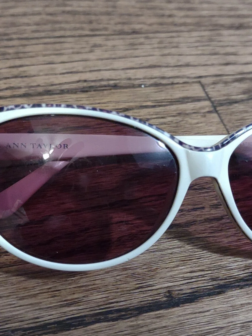 Ann Taylor Womens Cat Eye Sunglasses White Leopard Print Trim‎ AT505 C03